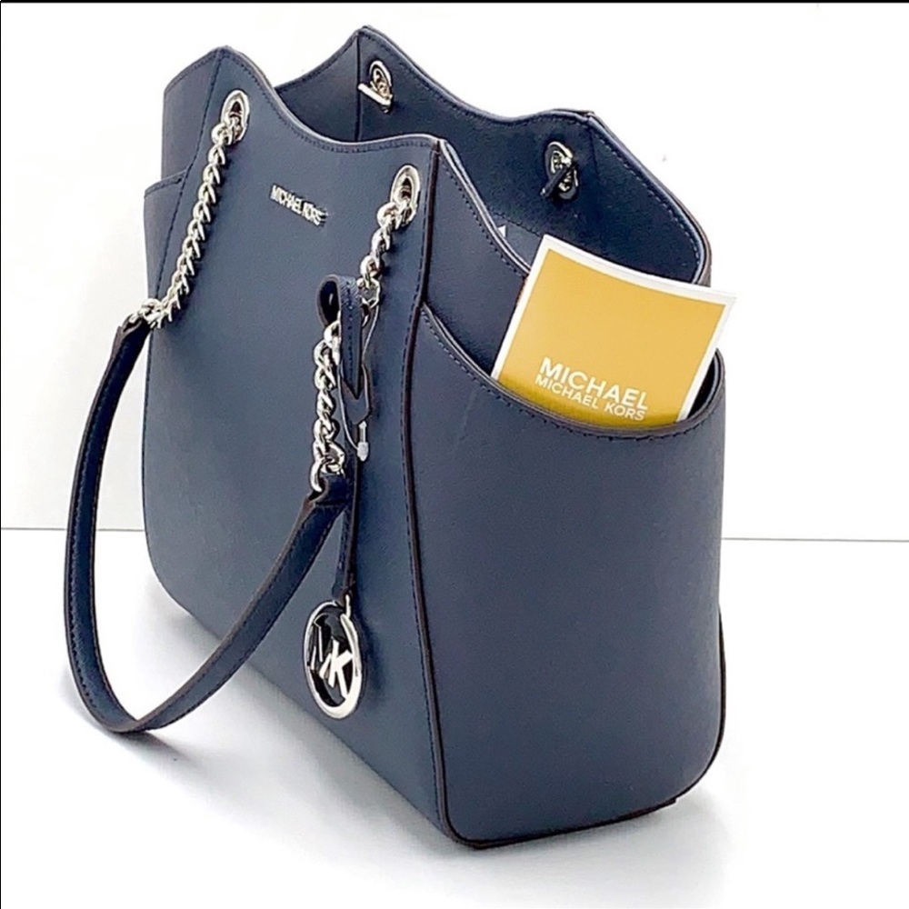 MICHAEL KORS LARGE CHAIN SHOULDER TOTE NAVY & LG DOUBLE ZIP WRISTLET DK … - Picture 7 of 16